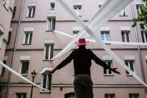 Miniatura W trakcie święta kamienicy Lubelska 32, działanie Komuny Warszawa, 2018