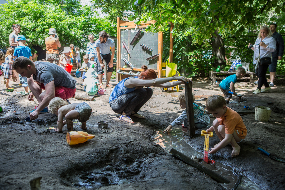 Dzień błota, Fundacja Sto Pociech