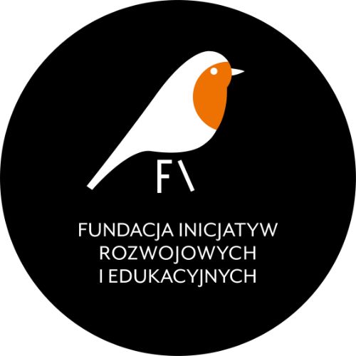 Fundacja Inicjatyw Rozwojowych i Edukacyjnych w identyfikacji wizualnej ma Rudzika, małego ptaka