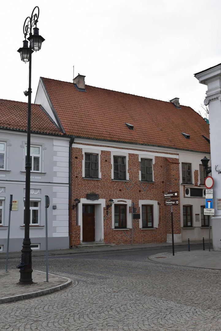 Główna siedziba TNP przy pl. Narutowicza 8 w Płocku. Budynek z XV wieku znajdujący się na szlaku gotyku ceglanego