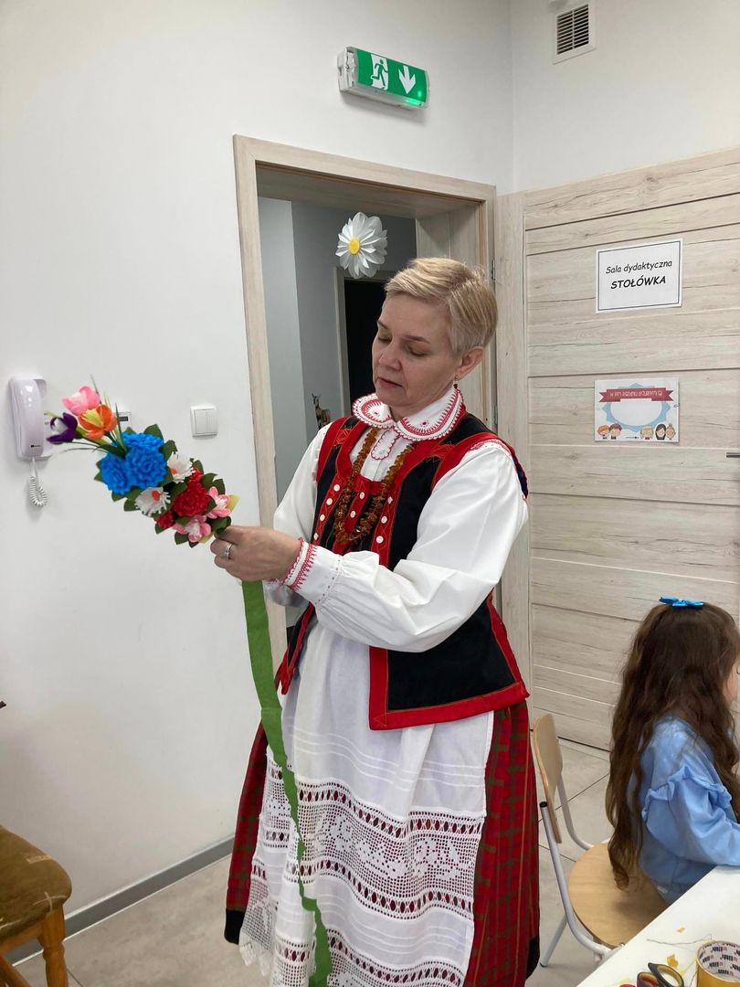 Skręcanie palmy kurpiowskiej
