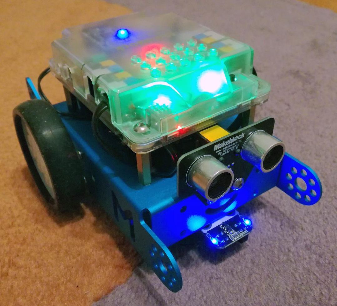 Uczymy dzieci programowania! Test robota mBot - Artykuł - ngo.pl