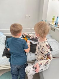 Miniatura Papugoterapia na oddziałach dziecięcych 