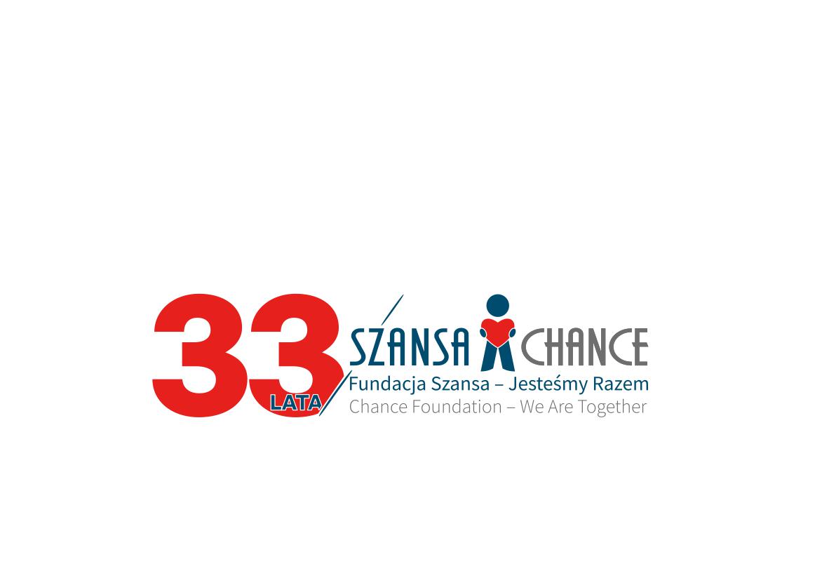 Logo Fundacji Szansa - Jesteśmy Razem. Na górze znajduje się stylizowana grafika przedstawiająca postać z niebieskim okręgiem jako głową, niebieskim tułowiem i czerwonym sercem w miejscu rąk. Poniżej nazwa fundacji: „SZANSA” w niebieskim kolorze, „CHANCE” w szarym. Pod spodem napis „Fundacja Szansa - Jesteśmy Razem” oraz jego angielskie tłumaczenie „Chance Foundation - We Are Together” w mniejszych literach. Po lewej stronie loga, znajduje się czerwony duży napis „33 lata’’ informujący o 33 latach działania fundacji.