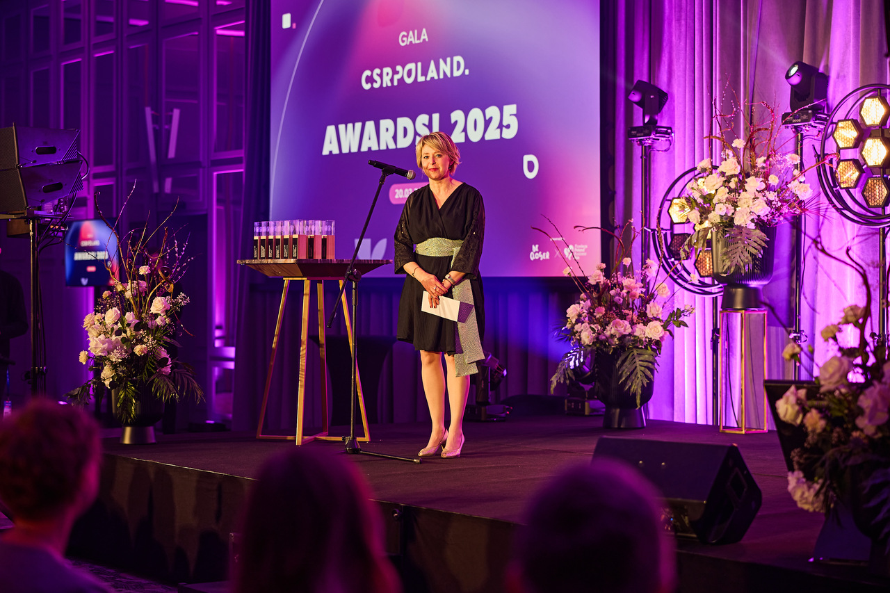 Zdjęcie przedstawia uroczystą galę CSR Poland. 