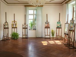 Miniatura Wystawa obrazów Katarzyny Krauze Romejo w sali lustrzanej Pałacu w Małkowie. 