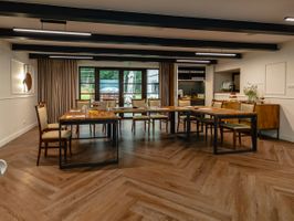 Miniatura Sala szkoleniowa w Pałacu w Małkowie z pełnym wyposażeniem.