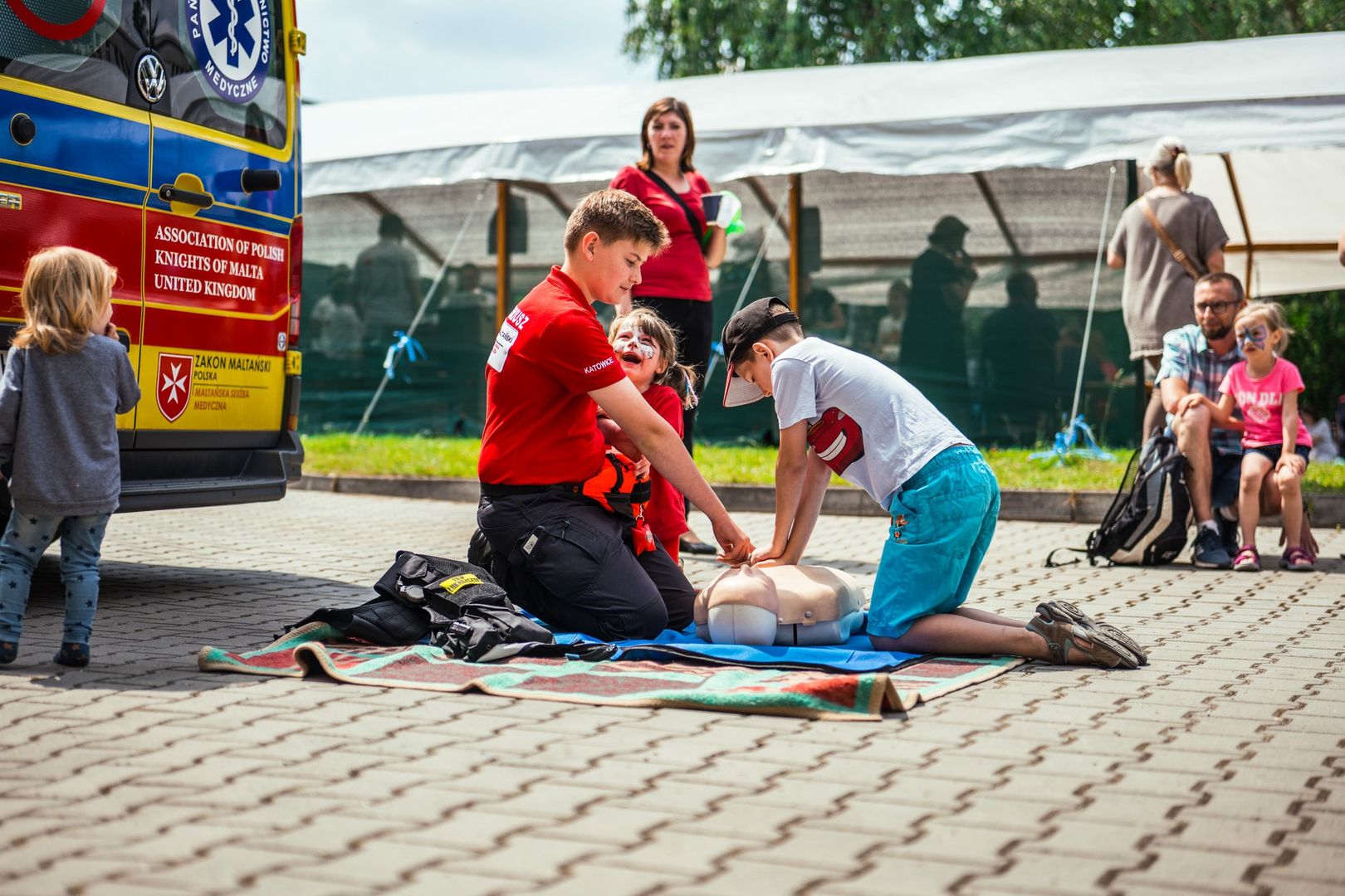 Wolontariat medyczny, wolontariusze oraz uczestnicy