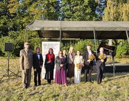 Miniatura Współpraca lokalna SHMP z Wójtem Gminy Regimin, 5.Mazowiecką Brygadą Obrony Terytorialnej i z pianistami z Uniwersytetu Muzycznego F. Chopina w Warszawie w organizacji plenerowego koncertu fortepianowego. 27.09.2025. Plener w zespole dworsko-parkowym w Klicach