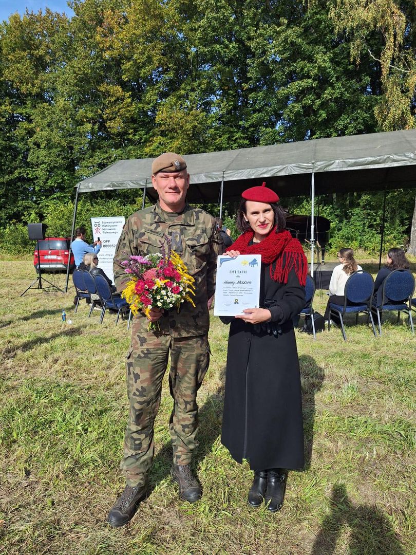 Współpraca z 51. Batalionem Lekkiej Piechoty 5. Mazowieckiej Brygady Obrony Terytorialnej w organizacji warsztatów fortepianowych dla dzieci z obszarów wiejskich. 27.09.2025. Plener na terenie zespołu dworsko-parkowego w Klicach