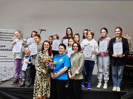 Miniatura Współpraca z panią Sołtys i z Kołem Gospodyń Wiejskich w Klicach w organizacji warsztatów wokalnych pieśni patriotycznych  dla dzieci z obszarów wiejskich.  07.11.2025.  Świetlica wiejska w Klicach