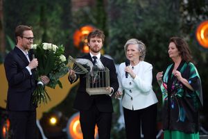 Miniatura Od lewej: Mateusz Janicki, Maciej Musiał, Irena Santor i Anna Dymna