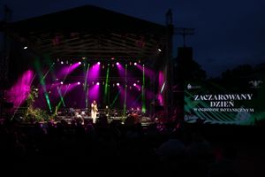 Miniatura Koncert wieczorny Marty Bizoń podczas zeszłorocznego „Zaczarowanego Dnia w Ogrodzie Botanicznym”