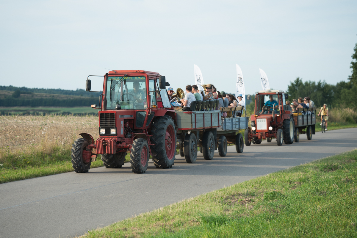 Fura z orkiestrą. 