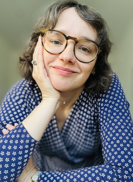 Małgorzata Iwanek - psycholożka, psychoterapeutka, seksuolożka - prowadzi spotkanie grupy