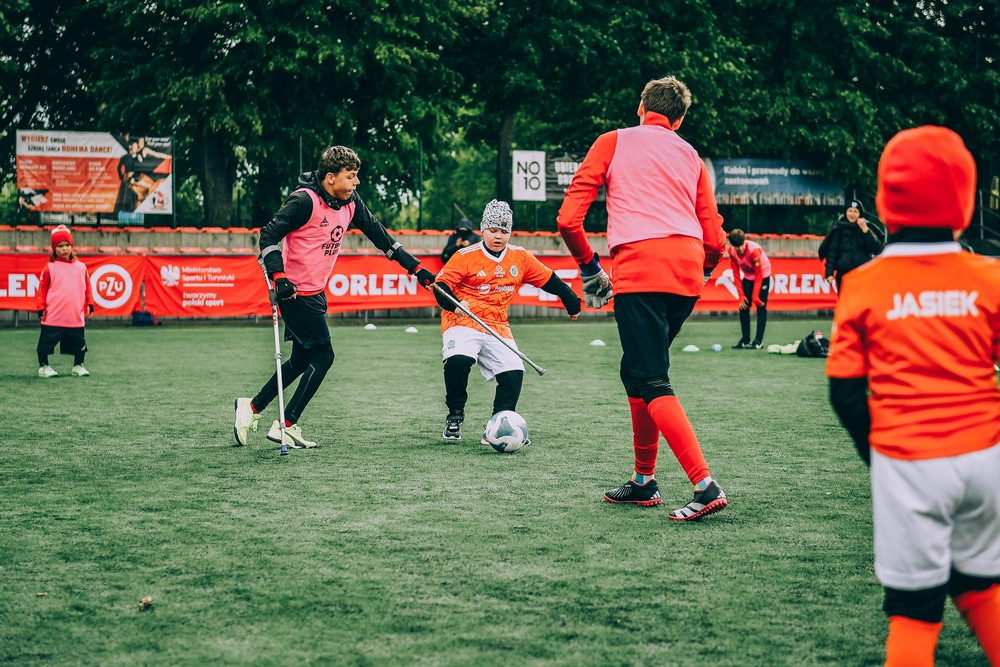 Futbol Plus - piłka nożna dla dzieci i młodzieży z różnymi niepełnosprawnościami