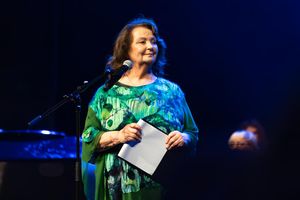 Miniatura Anna Dymna – przewodnicząca jury konkursu „Słowa, dobrze, że jesteście” i współprowadząca galę, 2026 r.